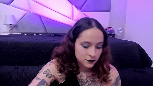 Snapshot of AnnyThompson_ chatting on February 14, 2025, 9:10 pm AnnyThompson online show from February 14, 2025, 9:10 pm