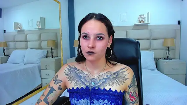 Snapshot of AnnyThompson_ chatting on September 15, 2025, 8:42 pm AnnyThompson online show from September 15, 2025, 8:42 pm