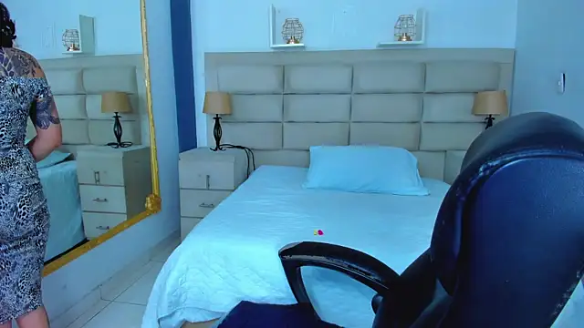 Snapshot of AnnyThompson_ chatting on September 20, 2025, 9:05 pm AnnyThompson online show from September 20, 2025, 9:05 pm