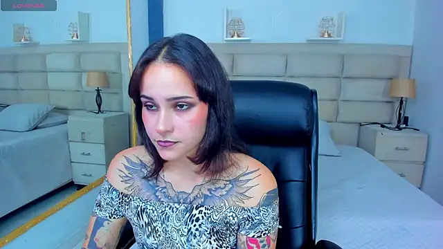 Snapshot of AnnyThompson_ chatting on October 4, 2025, 9:24 pm AnnyThompson online show from October 4, 2025, 9:24 pm