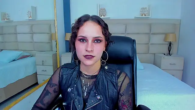 Snapshot of AnnyThompson_ chatting on October 10, 2025, 9:03 pm AnnyThompson online show from October 10, 2025, 9:03 pm