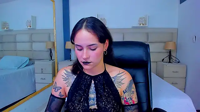 Snapshot of AnnyThompson_ chatting on October 22, 2025, 9:25 pm AnnyThompson online show from October 22, 2025, 9:25 pm