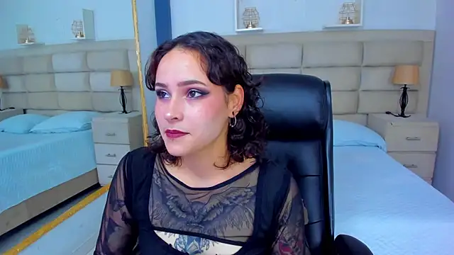 Snapshot of AnnyThompson_ chatting on October 27, 2025, 9:08 pm AnnyThompson online show from October 27, 2025, 9:08 pm