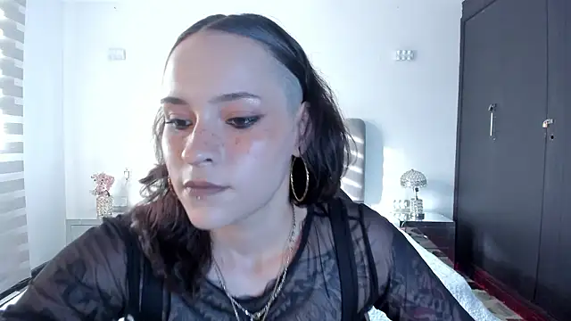 AnnyThompson  online show from March 11, 2026, 10:05 pm