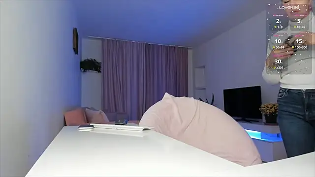 xqueenyasmine online show from December 11, 2024, 3:02 am