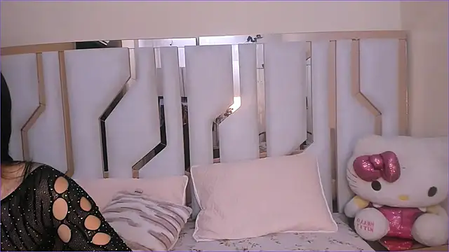 Snapshot of TifanyChill chatting on November 28, 2025, 5:15 pm TifanyChill online show from November 28, 2025, 5:15 pm