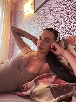 Kristis43 online show from April 28, 2026, 3:50 pm