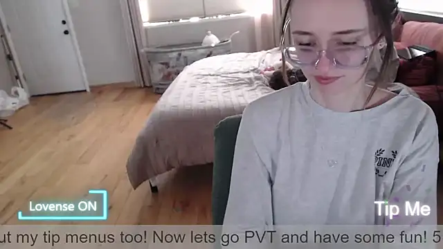 Plantbabeee online show from May 1, 2026, 5:39 pm
