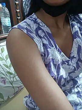 Snapshot of Yours-Bebo chatting on July 16, 2026, 6:30 am Yours-Bebo online show from July 16, 2026, 6:30 am