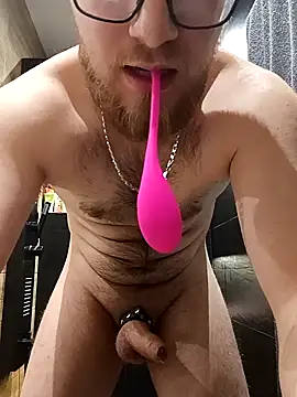 Snapshot of Sweet_bear69 chatting on February 11, 2025, 8:10 pm Sweet bear69 online show from February 11, 2025, 8:10 pm