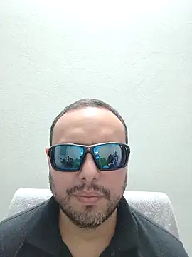Snapshot of ElSunEagle chatting on March 28, 2026, 4:56 am ElSunEagle online show from March 28, 2026, 4:56 am