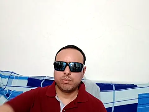 Snapshot of ElSunEagle chatting on April 12, 2026, 2:27 am ElSunEagle online show from April 12, 2026, 2:27 am
