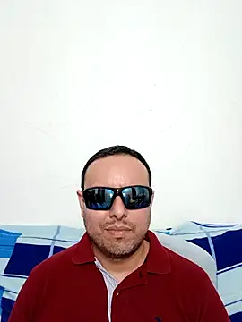Snapshot of ElSunEagle chatting on April 13, 2026, 2:28 am ElSunEagle online show from April 13, 2026, 2:28 am