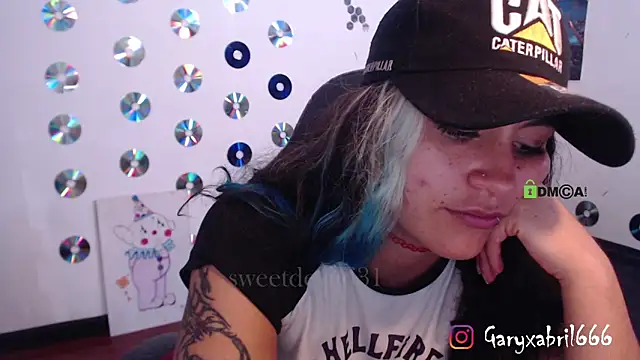 Snapshot of abril666 chatting on March 17, 2025, 6:32 pm abril666 online show from March 17, 2025, 6:32 pm