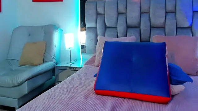 Snapshot of Abbye_blue01 chatting on December 3, 2024, 2:03 am Abbye blue01 online show from December 3, 2024, 2:03 am