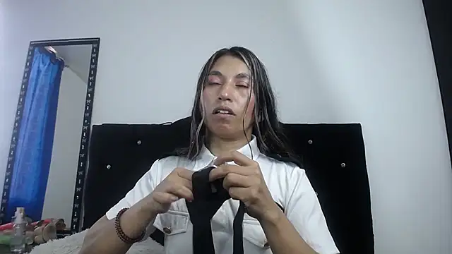 sweet skylove  online show from July 5, 2026, 1:51 pm