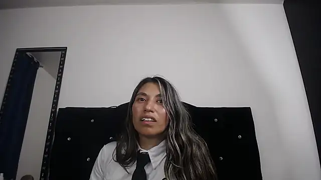 sweet skylove  online show from July 6, 2026, 2:08 am