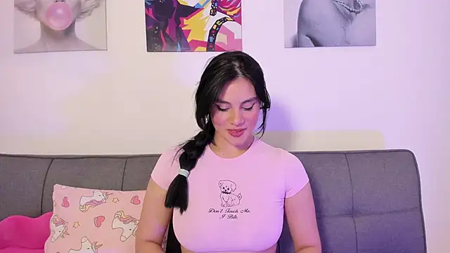 Maylin Garcia online show from May 23, 2026, 1:33 am