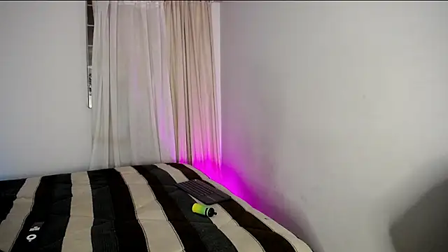 Pinkandyellowpokemon online show from February 24, 2025, 11:19 pm