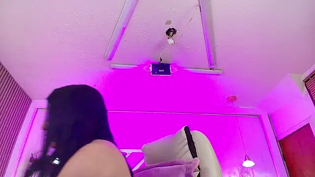 Snapshot of Silvana_monroe chatting on November 26, 2025, 3:35 pm Silvana monroe online show from November 26, 2025, 3:35 pm