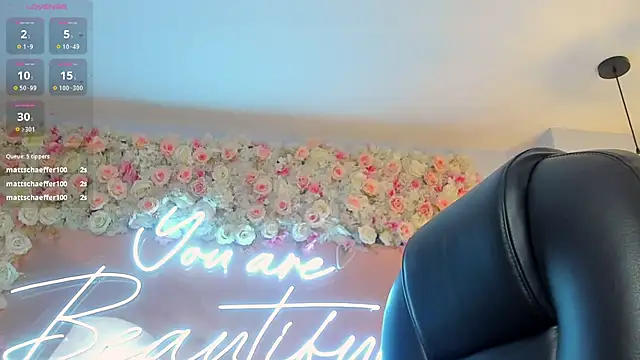 Snapshot of CorinneRusso chatting on February 9, 2025, 10:20 am CorinneRusso online show from February 9, 2025, 10:20 am