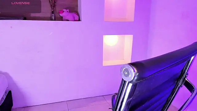 BlakmillerrGilson online show from February 1, 2025, 7:55 pm