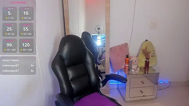 hellensexy online show from February 26, 2026, 9:47 pm