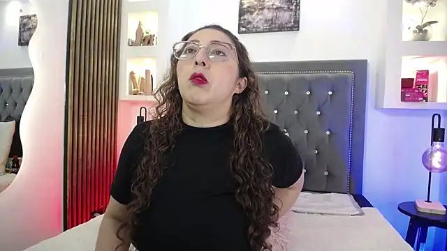AnnadirtyXo online show from June 5, 2026, 4:41 am
