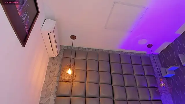 megan woll online show from January 30, 2025, 7:48 pm