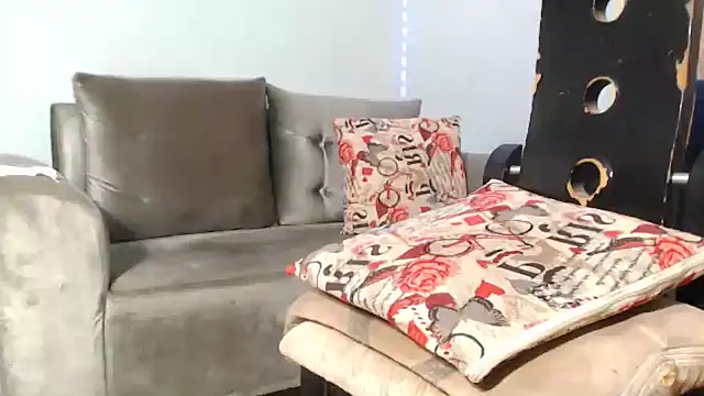 Snapshot of Amazing12inch chatting on December 7, 2024, 5:53 pm Amazing12inch online show from December 7, 2024, 5:53 pm