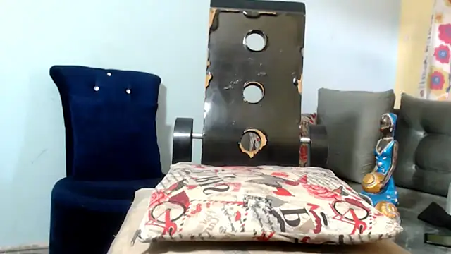 Snapshot of Amazing12inch chatting on December 11, 2024, 7:46 pm Amazing12inch online show from December 11, 2024, 7:46 pm