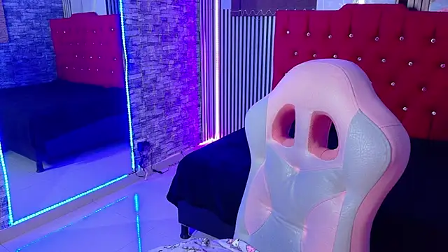 miahernadez303av online show from February 3, 2026, 4:54 am