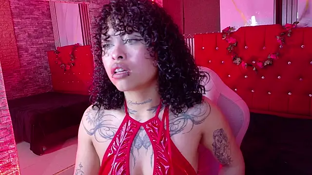 miahernadez303av online show from February 13, 2026, 3:57 am