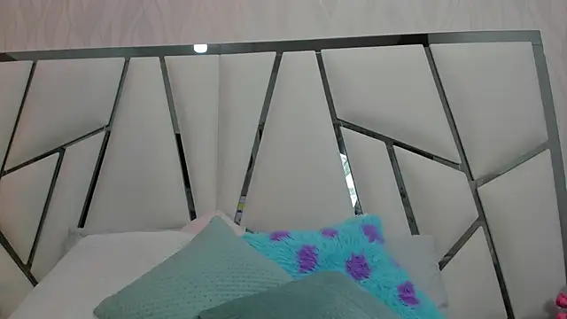  aurora18  online show from February 26, 2026, 3:05 am