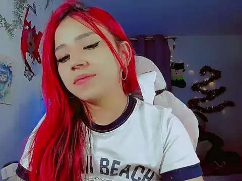 Snapshot of madisonx17 chatting on December 14, 2024, 6:13 am madisonx17 online show from December 14, 2024, 6:13 am