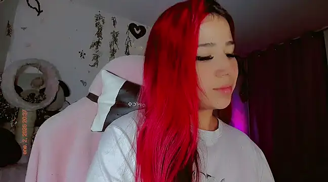 Snapshot of madisonx17 chatting on January 3, 2025, 1:38 am madisonx17 online show from January 3, 2025, 1:38 am