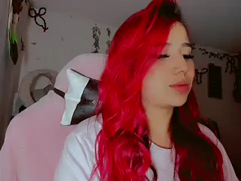 Snapshot of madisonx17 chatting on January 6, 2025, 4:26 am madisonx17 online show from January 6, 2025, 4:26 am