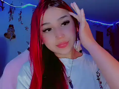 Snapshot of madisonx17 chatting on January 22, 2025, 1:31 am madisonx17 online show from January 22, 2025, 1:31 am