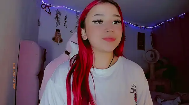 Snapshot of madisonx17 chatting on January 27, 2025, 5:03 am madisonx17 online show from January 27, 2025, 5:03 am