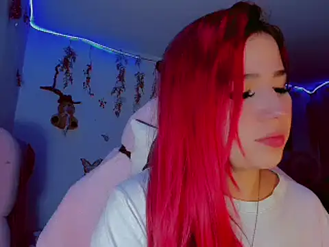 Snapshot of madisonx17 chatting on February 5, 2025, 3:34 am madisonx17 online show from February 5, 2025, 3:34 am