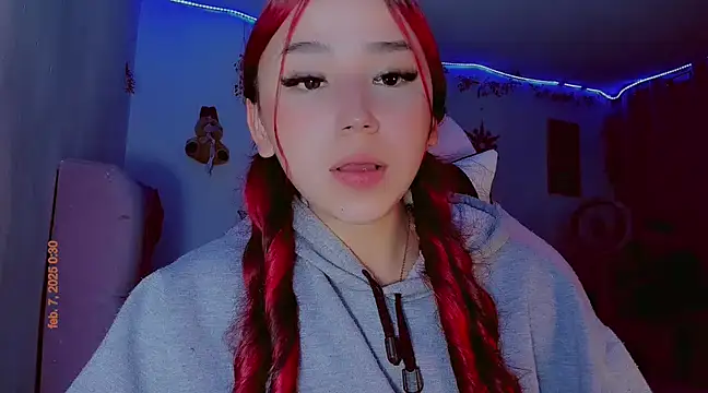 Snapshot of madisonx17 chatting on February 7, 2025, 5:31 am madisonx17 online show from February 7, 2025, 5:31 am