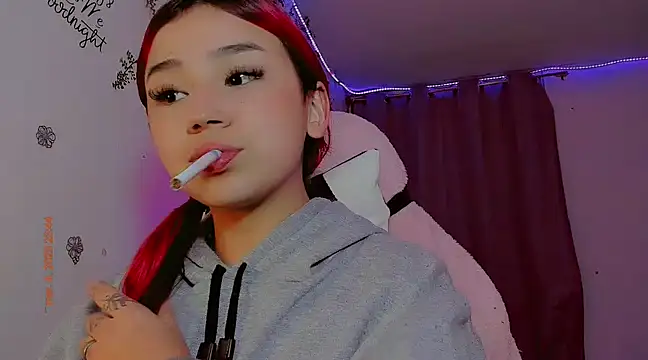 Snapshot of madisonx17 chatting on March 5, 2025, 4:45 am madisonx17 online show from March 5, 2025, 4:45 am