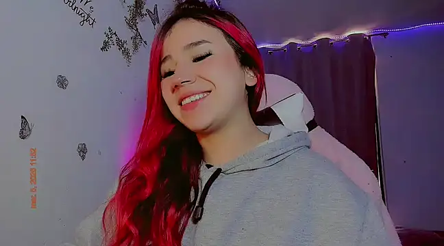 Snapshot of madisonx17 chatting on March 5, 2025, 4:57 pm madisonx17 online show from March 5, 2025, 4:57 pm