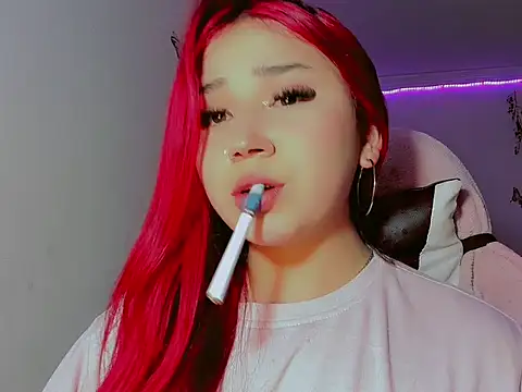 Snapshot of madisonx17 chatting on October 8, 2025, 2:20 am madisonx17 online show from October 8, 2025, 2:20 am