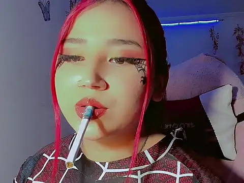 Snapshot of madisonx17 chatting on October 31, 2025, 10:55 pm madisonx17 online show from October 31, 2025, 10:55 pm