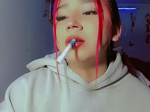 Snapshot of madisonx17 chatting on November 5, 2025, 1:38 am madisonx17 online show from November 5, 2025, 1:38 am