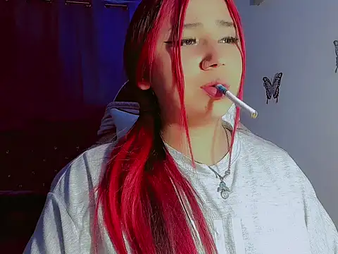 Snapshot of madisonx17 chatting on November 9, 2025, 12:09 am madisonx17 online show from November 9, 2025, 12:09 am