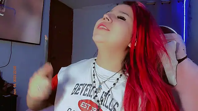 Snapshot of madisonx17 chatting on November 15, 2025, 3:04 am madisonx17 online show from November 15, 2025, 3:04 am