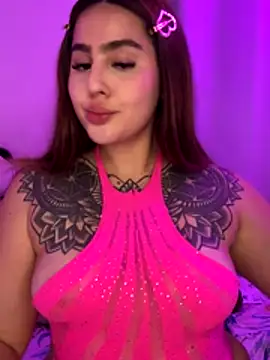 Snapshot of ValerieHilton chatting on December 14, 2025, 10:36 pm ValerieHilton online show from December 14, 2025, 10:36 pm