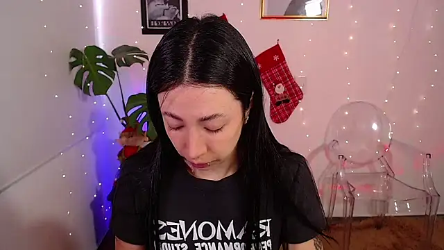 Snapshot of lilyy_evanss chatting on December 3, 2024, 9:34 pm lilyy evanss online show from December 3, 2024, 9:34 pm